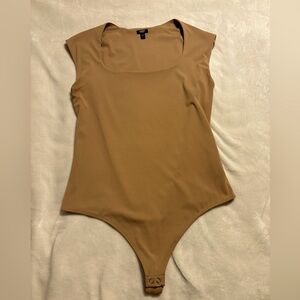 Body Contour High Compression Scoop Neck Cap Sleeve Bodysuit